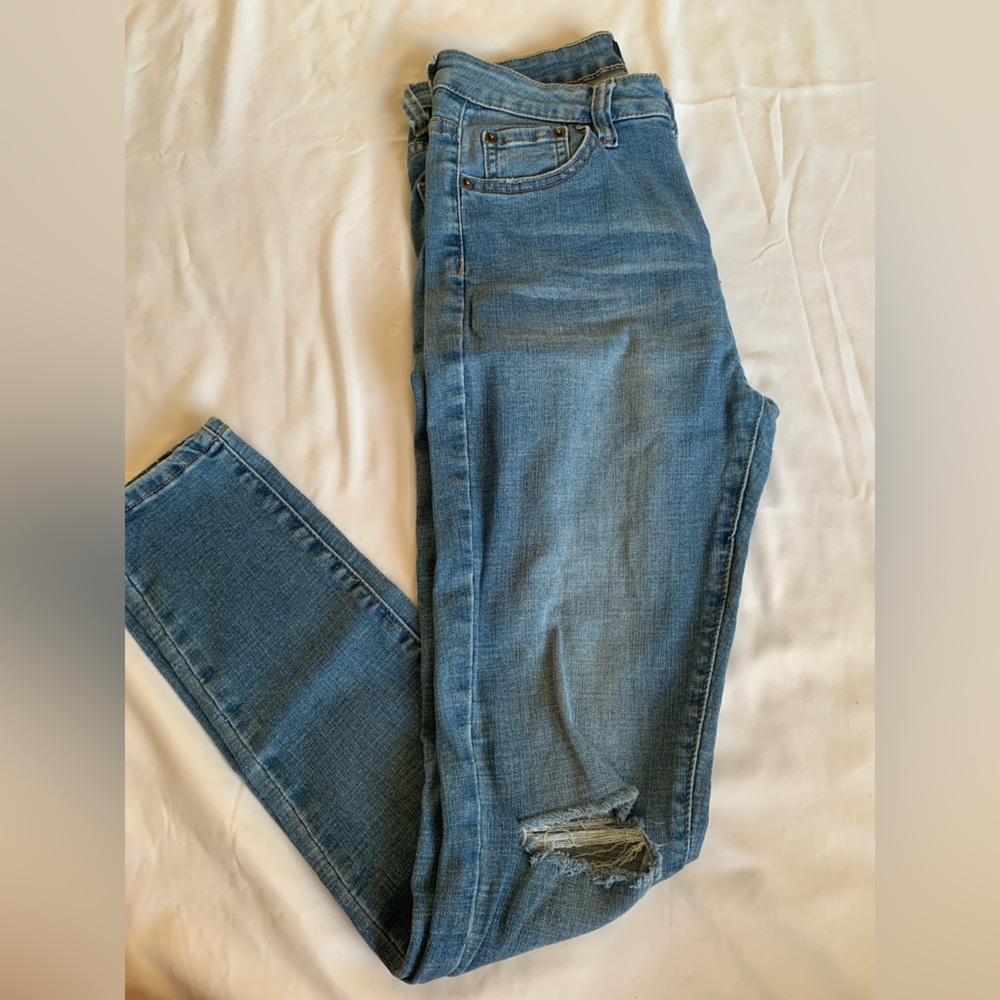 I&M Jeans Midrise
medium light color 
Size 9